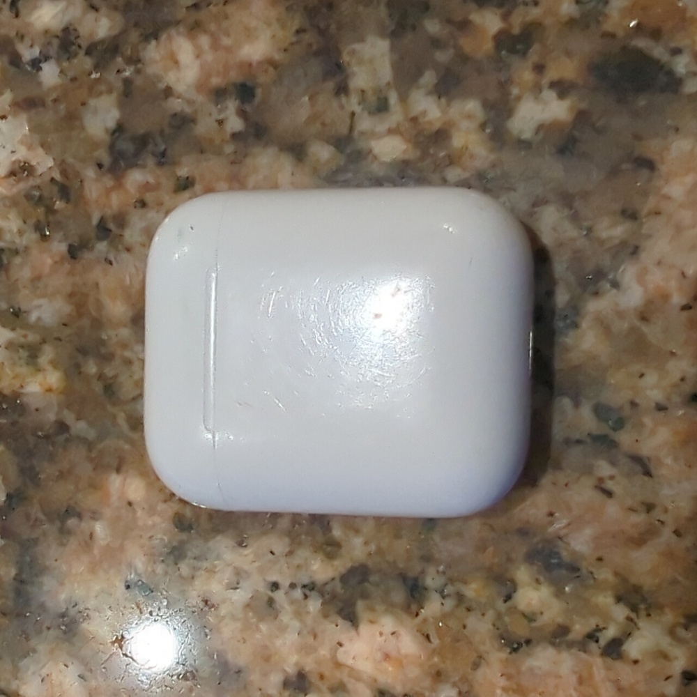 🎧 Apple AirPods (1st Generation) - Picture 3 of 4